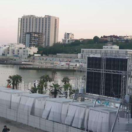 Sunny Apartments Near The Sea On Genuezskaya オデッサ エクステリア 写真